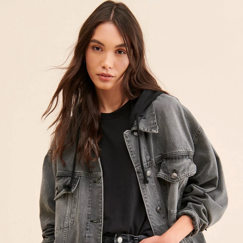 WE THE FREE FLAWLESS OVERSIZED HOODED DENIM JACKET